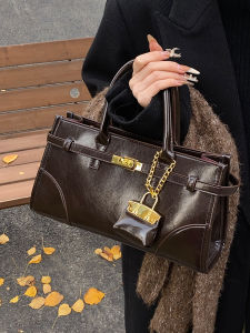 Fashionable Oil Wax Leather Shoulder Bag Casual Handbag Womens Bag Retro Style Autumn Winter New Model Soft Square Shape