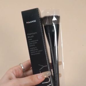 MAANGE แปรงรองพื้นหัวแบนพร้อมกล่อง แปรงเกลี่ยครีมสำหรับการแต่งหน้าประจำวัน แปรงแต่งหน้าขนนุ่ม เป็นมิตรต่อผิว