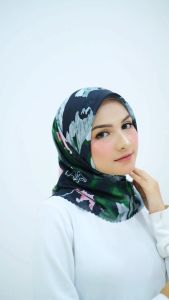 Mevrouw Hijab HIBISCUS 110X110 Ultrafine Lasercut