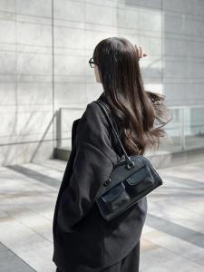 Yunzhen Same Style Bag Female 2024 New Arrival Large Capacity South Korea Niche Style Ins Retro Bowling Satchel Shoulder Bag