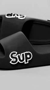 Sandal pria 2025 fashion sandal musim panas sandal karet sandal anti-selip pria kamar mandi