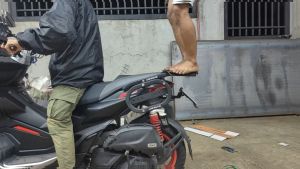 APRILIA SR GT 200 J.COM HEAVY DUTY TOP BOX BRACKET & SIDE PANNIER BRACKET