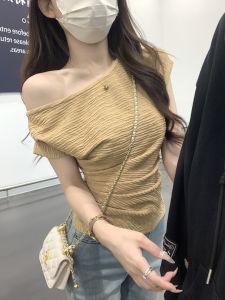 French Texture Ruched T-shirt Female Summer Stylish Niche Style Slimming Boat-Neck off-the-Shoulder Clavicle Short Tops Ins