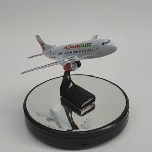 Replika Diecast Miniatur Pesawat Adam Air Putih 20x17x12 cm Pajangan