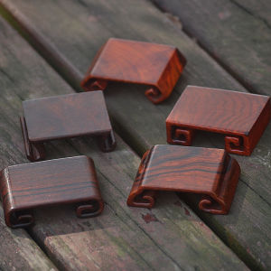 Đế Treo Trang Trí Bằng Gỗ Đỏ Thực Tế Đế Sách Đỏ Phong Thủy Đế Giường Mực Thủ Công Đế Đá Quý Đế Đồ Chơi Văn Hóa Đế Đá Quý