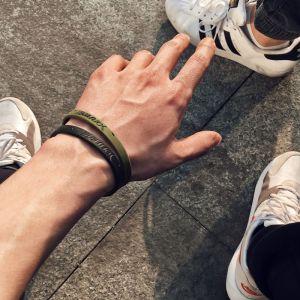 Sonnet-Craft Original Design Retro Niche Sports Bracelet Silicone Wrist Strap Mens Fashion Couple Bracelet