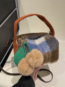 กระเป๋าถือลายสก็อตย้อนยุค กระเป๋าสะพายไหล่ข้างเดียวแบบมีฮาร์ดแวร์ กระเป๋าเป้แบบห้อยข้าง กระเป๋าสะพายข้างแบบลำลอง