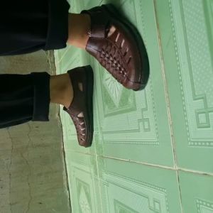 GIÀY NHỰA NAM ĐI MƯA BELA