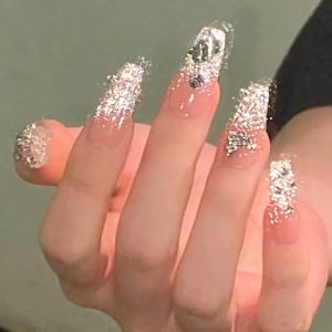 เล็บปลอม 3D สไตล์โมเดิร์นใช้งานง่าย กล่องละ 24 ชิ้น สำหรับเล็บแฟชั่น