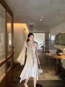 OIOI ESSE | Bộ Áo Thun và Chân Váy Ôm Sát Elegent