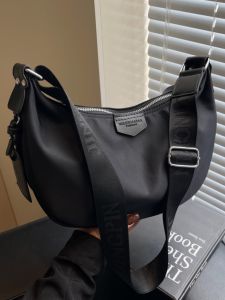 Waterproof Nylon Dumpling Shaped Large Capacity Crossbody Bag for Commuting Womens Fashionable Single Shoulder Bag