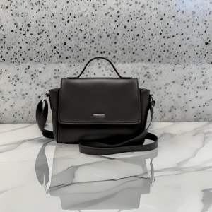 Tas selempang oriana black sophie martin t9085b5