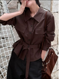เสื้อเชิ้ตผู้หญิงแขนยาวทรงหลวมสไตล์เกาหลีฤดูใบไม้ร่วงปี 2025 ทรงเข้ารูป แขนยาว ทรงเข้ารูป เสื้อผ้าทำงาน สไตล์สตรีท