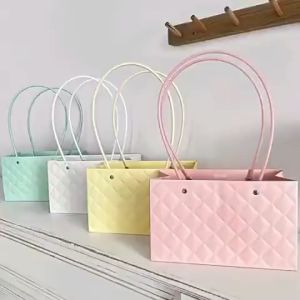 Túi giấy túi bạc xách tay chống thấm nước ô trám dùng cắm hoa đựng quà tặng nhân dịp đặc biệt