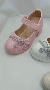 9205 รองเท้าคัทชูแฟชั่น ส้นสูง2 นิ้ว เด็กหญิง สายคาดประดับเพชรสวยงาม ไซส์ 26-36 มี3 สี ขาว ครีม และ ชมพู