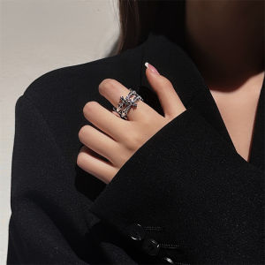 Exquisite Cross Design Finger Ring for Women Luxury Lightweight Alloy Ring with Royal Number Pattern New 2024 Trendy Accessory