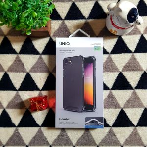 • เคสมือถือแท้ • Uniq Combat Case For IPhone Se(20222020) ใสขอบดำ