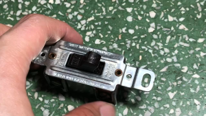 Công tắc điện Leviton Mỹ vỏ Phíp xưa