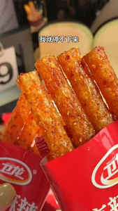 卫龙 魔芋爽/辣条/大面筋/亲嘴烧 麻辣麻辣 外星人辣条独立包装 72g/Weilong spicy spicy alien spicy strips individually packaged 72g