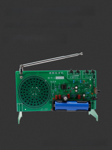 ชิ้นส่วนประกอบวิทยุชุดอิเล็กทรอนิกส์ DIY ชิ้นส่วนประกอบสำหรับนักเรียนแผ่นฝึกการเชื่อมการฝึกอบรมการสอนการผลิตอิเล็กทรอนิกส์