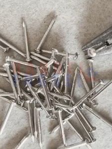 Paku Beton Galvanis Putih 2.5 cm 3 cm 4 cm cm 7 cm per 200 gram Paku Beton Tembok Dinding (2 Bungkus 100 Gram)