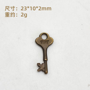 Bronze Castle Key Pendant Vintage Decorative Accessories Creative Gift Keychain Retro Style Ancient Fortress Keyring