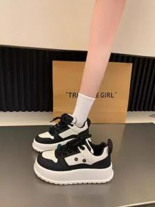 รองเท้าส้นเตี้ยหนังนิ่มสำหรับผู้หญิง ทรงสปอร์ต ระบายอากาศได้ดี รองเท้าส้นเตี้ยแบบสวมสบาย ทรงหัวมน ส้นเตี้ย ดีไซน์เรียบง่าย