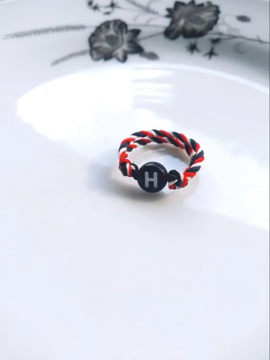Cincin%20manik%20bulat%20custom%20inisial%20huruf%20A-Z%20tali%20sangadatu%20/%20tridatu/khas%20bali/cincin%20manik%20manik%20inisial%20-%20Image%204