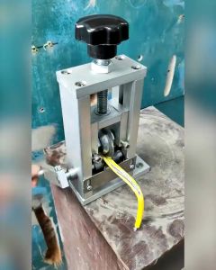 เครื่องปอกสายไฟตั้งโตีะ 1-25 มิล ต่อกับสว่านได้ คุณภาพสูง เครื่องมือปอกสายมืออาชีพ 1-25 มม เครื่องปอกสายไฟมือ Crank Cable