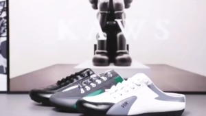 Fashion Mens Casual Shoes Leather Half Slippers Loafers Breathable Mens White Sport Shoes comfortable Soft Sole Slip on Sneakers For Men Outdoor Walking Driving Shoes