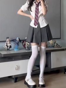 Kemeja putih khusus gaya Korea dengan desain indah atasan kemeja pendek pinggang ramping wanita musim panas warna solid gaya kampus