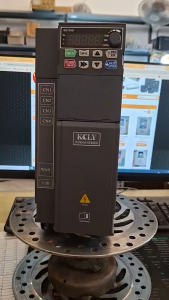 BIẾN TẦN KCLY FDK820 VÀO 1 PHA 220V RA 3 PHA 380V 22kw 37kw 55kw Chuyển Điện 1 Pha Ra 3 pha Giá Rẻ Bảo Hành 24 Tháng