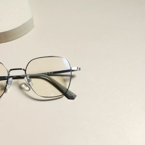 Gentle Fawn Kacamata Antiradiasi Blueray Bahan Titanium Style Kotak Fashion Wanita Dan Pria Ringan Bisa Minus Photocromic Bluecromic 77045