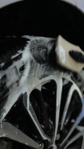 แปรงทําความสะอาดยางรถยนต์ (WIBWUB Tire Brush)