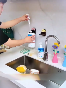 Bathroom Bottle Storage Rack Wall Mounted Suction Cup Shampoo Bottle Plastic Holder Punch-Free