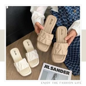 LKfashion ใหม่มาแรง2024 รองเท้าแบบสวมส้นสูง 2.8 นิ้ว มี 4 สี ไซซ์ 36-41 ทำจากยางคุณภาพดี ทนทาน ด้านหน้าแต่งจับจีบ พื้นนิ่ม น้ำหนักเบา สวมใส่สบายสุดๆ