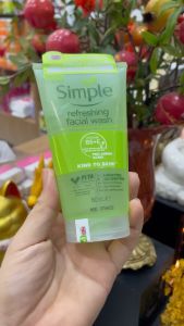 Gel Rửa Mặt Thanh Khiết Giảm Bóng Nhờn Simple Kind To Skin Refreshing Facial Wash Gel 150ml