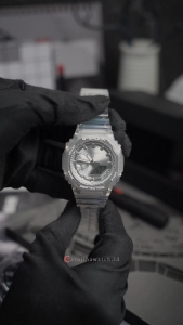 Jam Tangan Pria Casio G-Shock GA-2100BM-7A8 shimmering color and cool translucence Silver Dial Transparent Resin Band