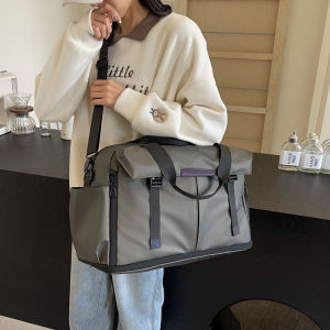 Spacious Lightweight Travel Bag For Men and Women with Wet-Dry Separation