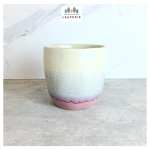 The Leaferie Harlan plant pots. Ceramic flowerpot . flowerpots . flower pot . planter . planters . Flowers