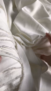 Vải Chéo Hàn Trắng Khổ 1m5 - Mềm Rũ Nhẹ Độ Dày Vừa Phải - May Đồ Công Sở Quần Suông Chân Váy