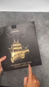 GIFT SET Bộ Quà Tặng Sổ Vươn Xa Biển Lớn & Bút Ký Cao Cấp Leon Dio Classic Royalian