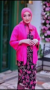 Setelan Pakaian Kebaya Elnira: Rok Lilit Kebaya & Baju Kebaya Kutu Baru