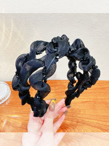 Summer Mesh Cut Out Bead Headband: A Simple & Stylish Accessory