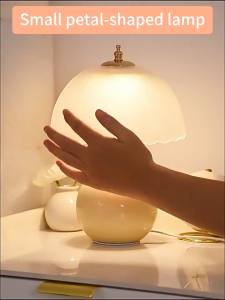 New Nordic Living Room Light LED Bedroom Bedside Table Lamp Modern Dining Room Light (Including Light Source)