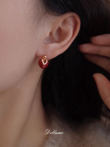 ต่างหูรูปหัวใจ Dellamo สำหรับผู้หญิง เครื่องประดับแฟชั่นสไตล์ย้อนยุค เครื่องประดับหูแบบใหม่ปี 2025 ของขวัญปีใหม่ ต่างหูรูปหัวใจสุดหรูหรา