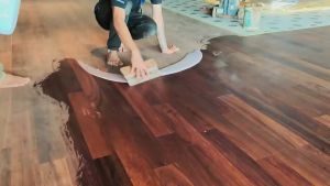 Bonshure e-3 top & primer water based coating for wooden application or timber floor finish.