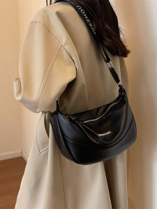 This Years Popular Super Pop Bag Womens 2023 New Arrival Trendy Special-Interest Design Easiest for Match Shoulder Bag Minimalist Letters Dumpling Bag