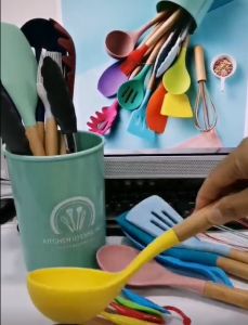 【SG STOCK】 12 Pcs Cooking Utensils Set Non-Stick Baking Tools With Storage Box Silicone Turner Soup Spoon Spatula Brush Pasta Server kitchenware Heat Resistant