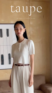 Taupe.brand - Sianna Top "เสื้อครอปแขนสั้น ผ้าKnit ผ้านุ่ม ผ้าบางเบา ใส่สบาย เนื้อผ้าทอแน่น เสื้ออยู่ทรง เป็นทรงคอปก กระดุมเรียง 3 เม็ดแมทช์ได้กับทุกชุด "